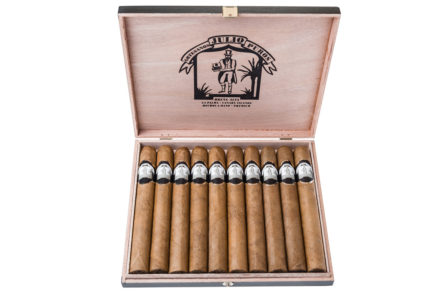 CAJA DE 10 CAMPEONES - Puros Palmeros Artesanos Julio · Tabaco hecho a mano en Breña Alta · La Palma · Canarias #TiendaOnLine de #purospalmeros #premium Auténtico #tabaco de #LaPalma #puropalmero #islascanarias