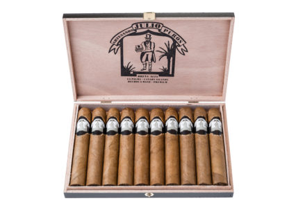 CAJA DE 10 ROBUSTOS - Puros Palmeros Artesanos Julio · Tabaco hecho a mano en Breña Alta · La Palma · Canarias #TiendaOnLine de #purospalmeros #premium Auténtico #tabaco de #LaPalma #puropalmero #islascanarias