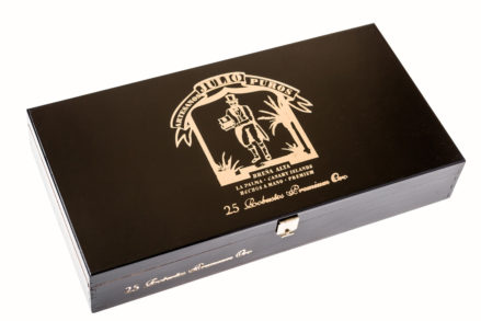 CAJA DE 25 ROBUSTOS - Puros Palmeros Artesanos Julio · Tabaco hecho a mano en Breña Alta · La Palma · Canarias #TiendaOnLine de #purospalmeros #premium Auténtico #tabaco de #LaPalma #puropalmero #islascanarias