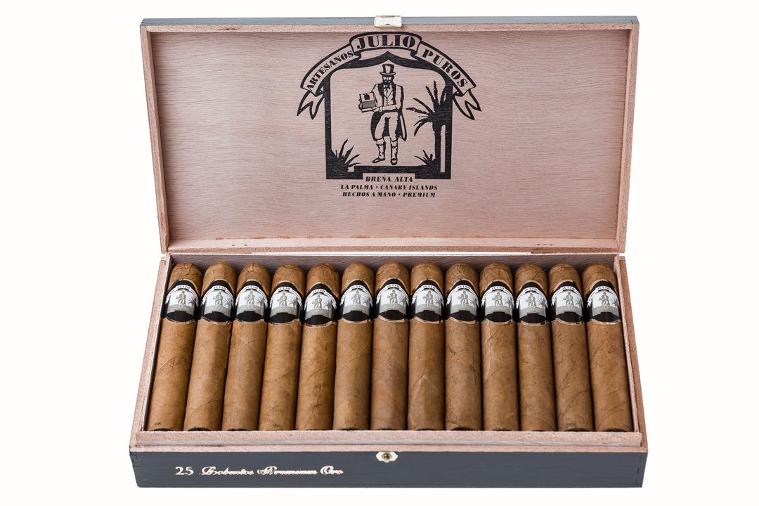 CAJA DE 25 ROBUSTOS · Puros Palmeros Artesanos Julio · Tabaco