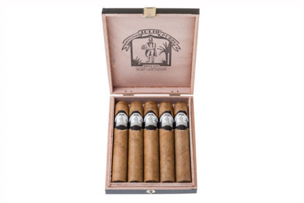 CAJA DE 5 ROBUSTOS - Puros Palmeros Artesanos Julio · Tabaco hecho a mano en Breña Alta · La Palma · Canarias #TiendaOnLine de #purospalmeros #premium Auténtico #tabaco de #LaPalma #puropalmero #islascanarias