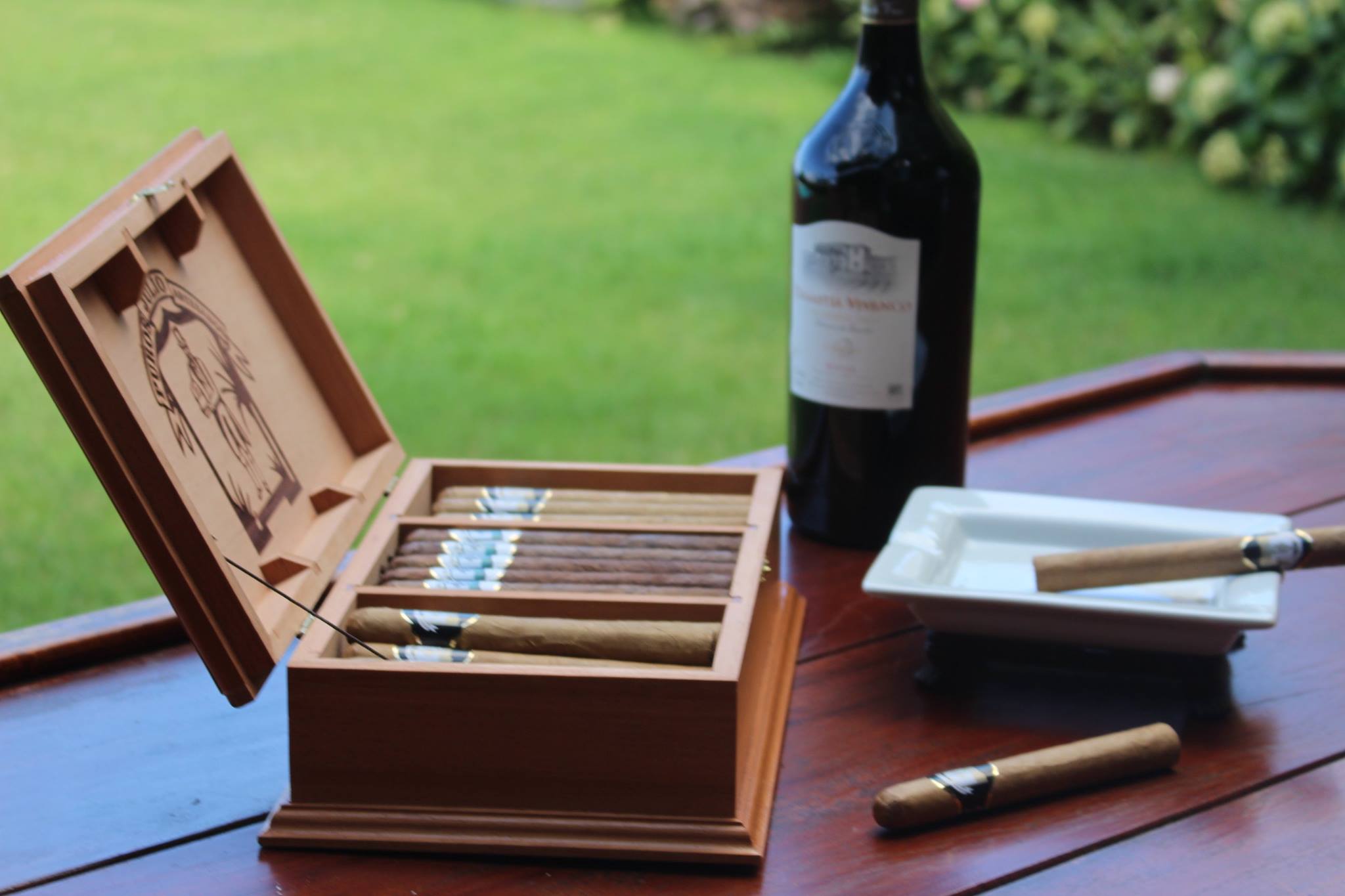 CAJA DE 5 ROBUSTOS · Puros Palmeros Artesanos Julio · Tabaco hecho a mano  en Breña Alta · La Palma · Canarias