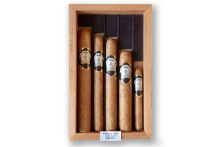 CAJA RECOPILATORIA GAMA PREMIUM - Puros Palmeros Artesanos Julio · Tabaco hecho a mano en Breña Alta · La Palma · Canarias